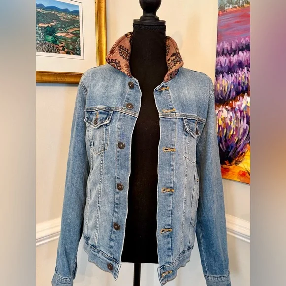 Jean Jacket with upcycled collar. Soft denim. Size XS/S PTP 20” NWOT - Picture 2 of 6